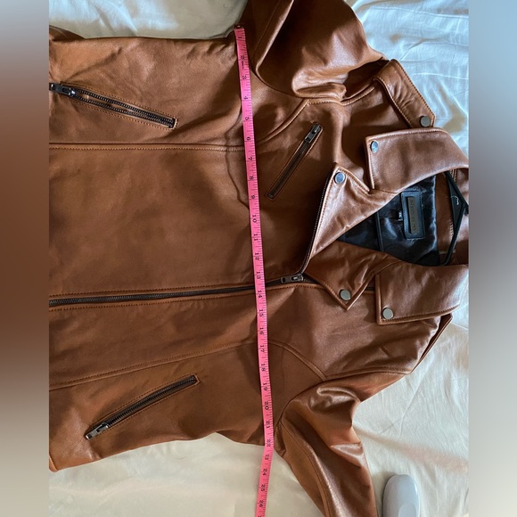 Leather jacket - Picture 10 of 11
